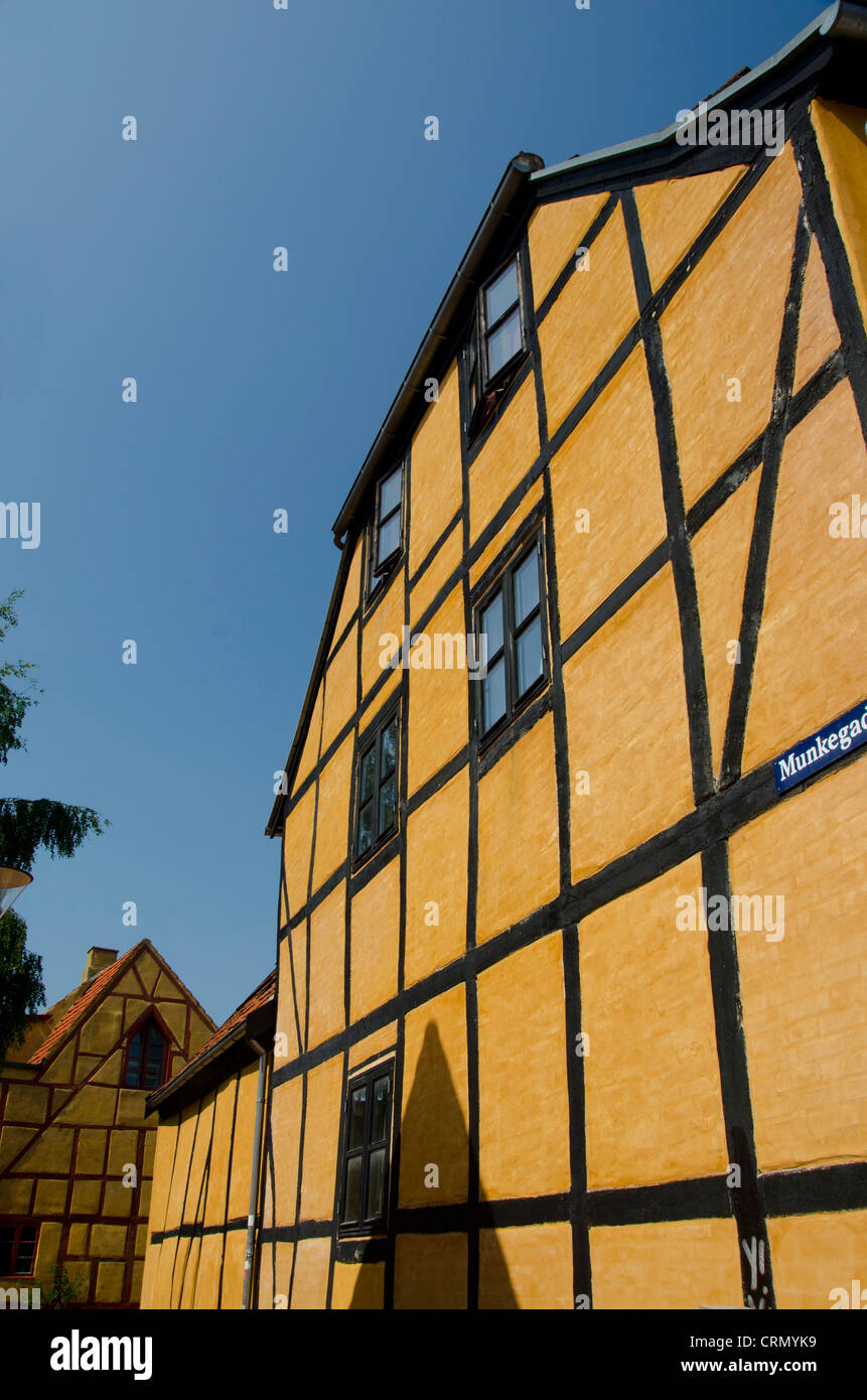 Dänemark, Helsingoer. Traditionelle historische Fachwerk Architektur, bunten Häusern. Stockfoto