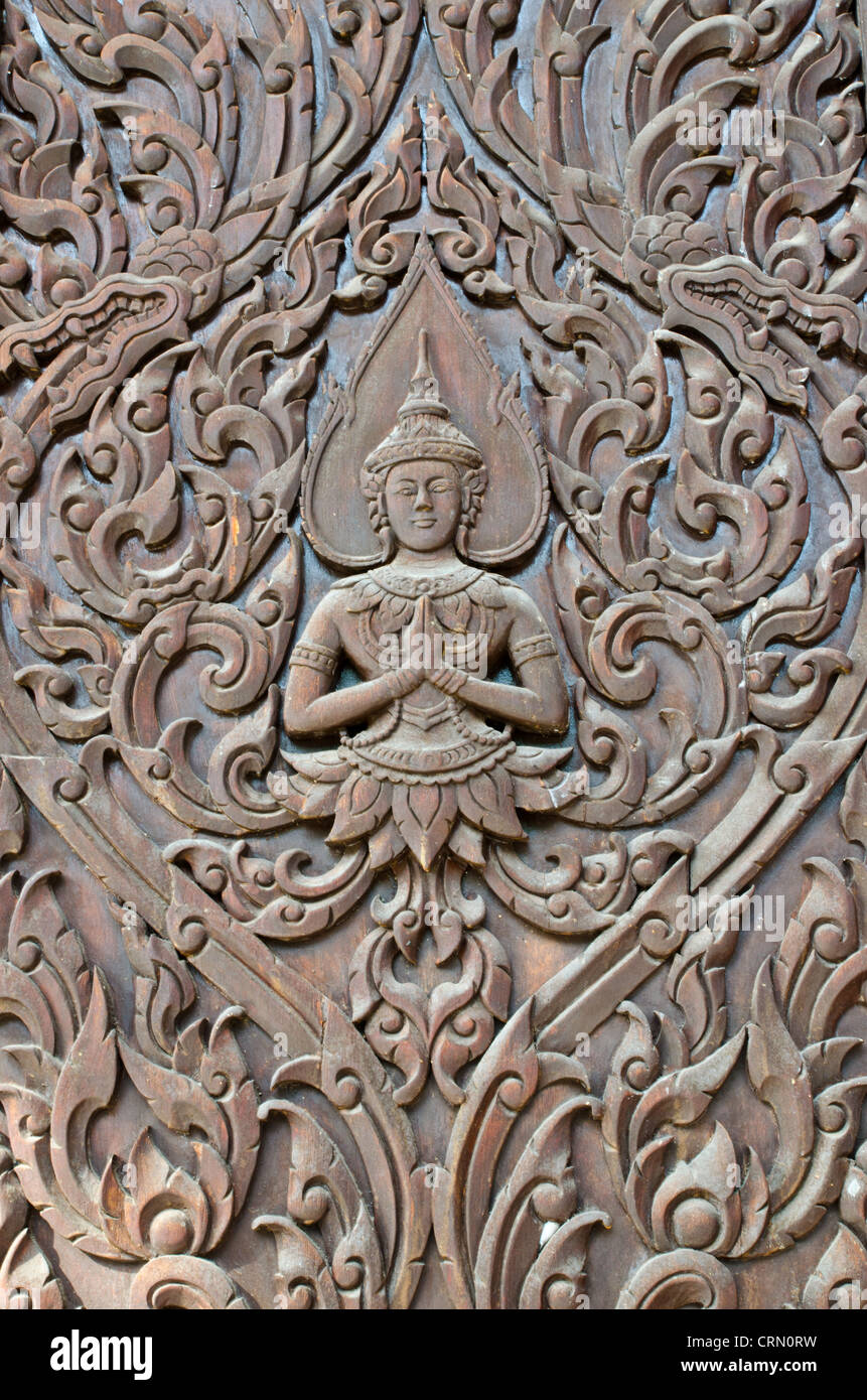 Thailand alte Kunst auf der Tür des Tempels Stockfoto