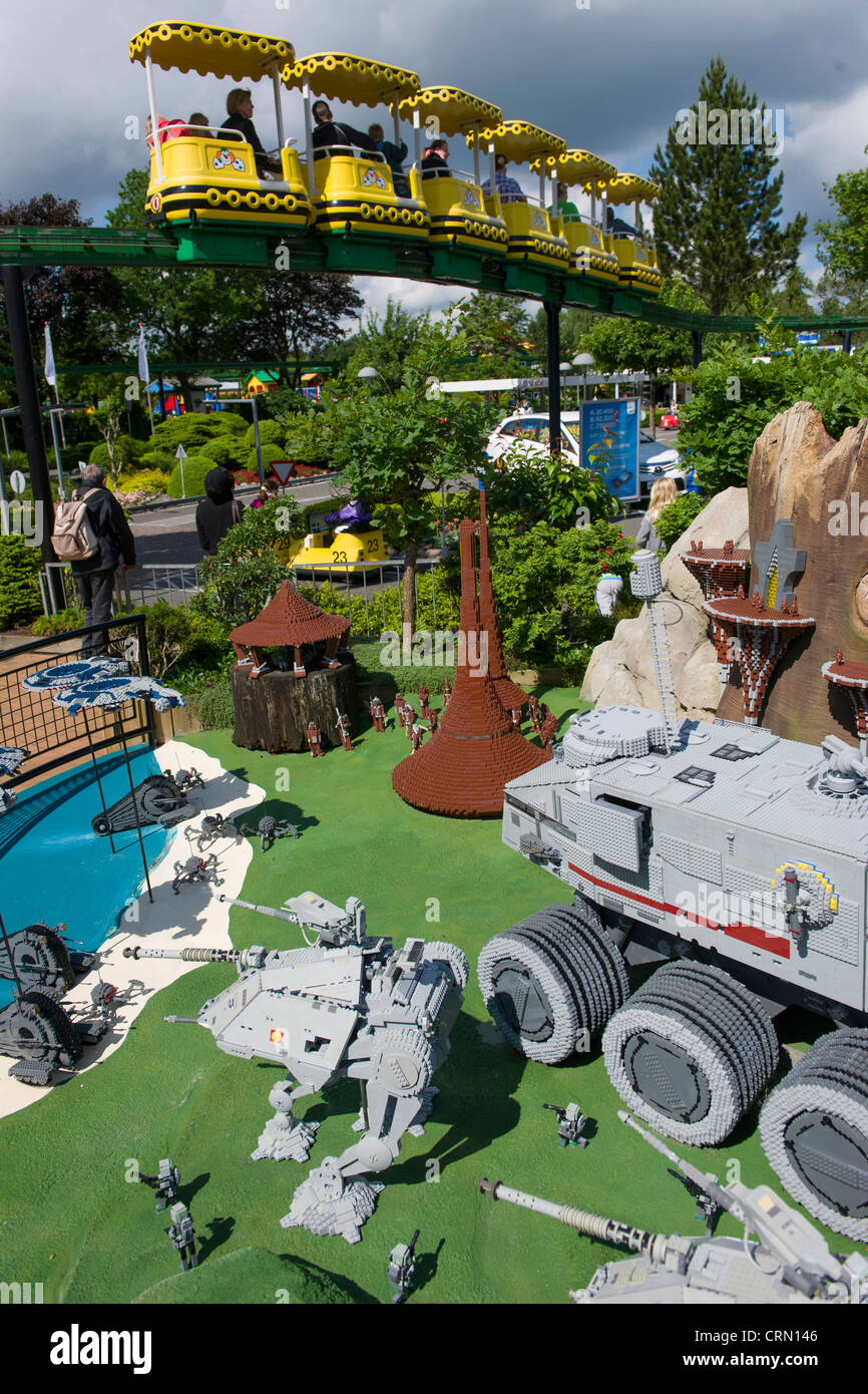 Einschienenbahn, vorbei an den Lego Star Wars Diorama, Miniland, Legoland, Billund, Dänemark Stockfoto