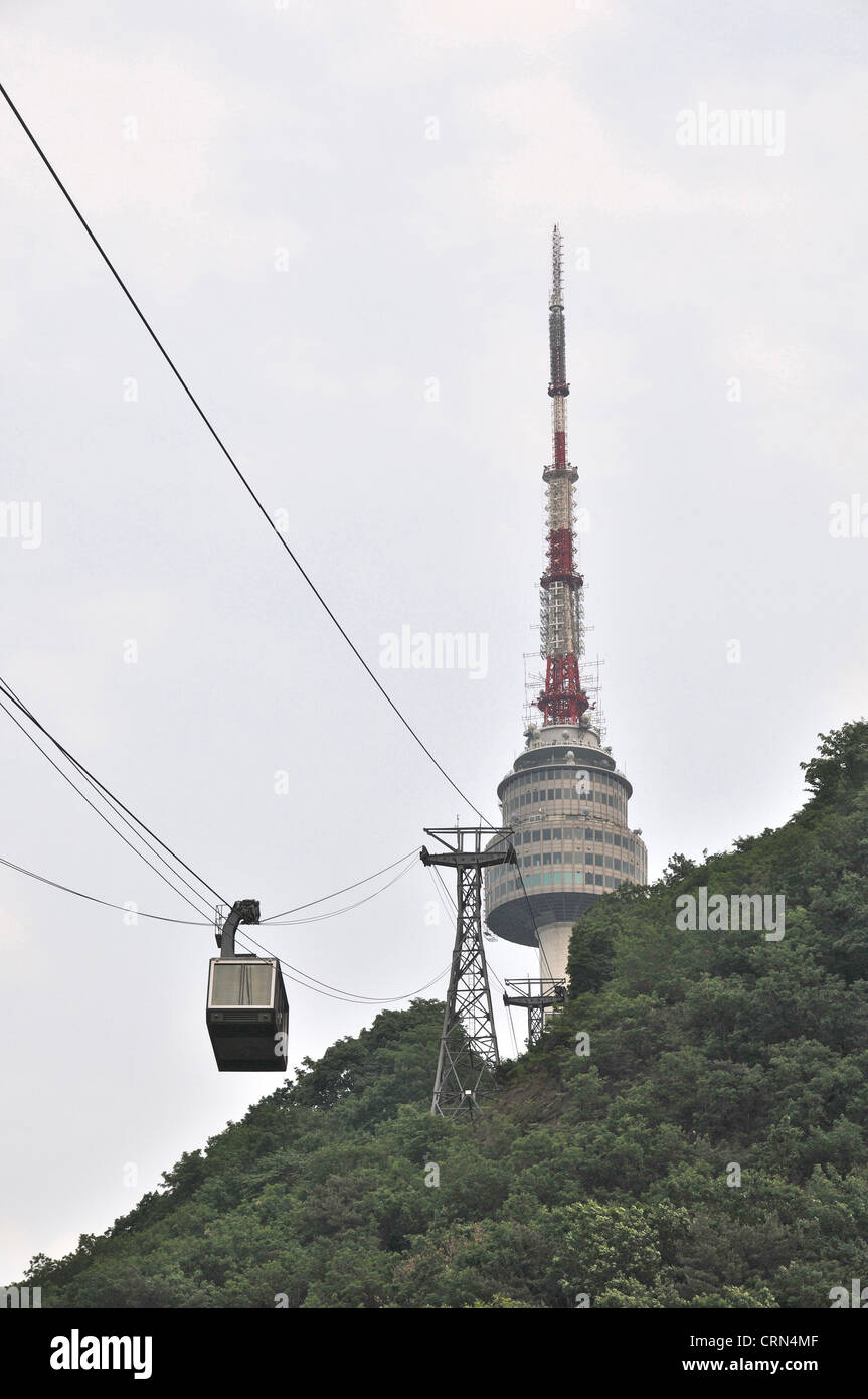 Seoul Tower und Seilbahn Seoul Südkorea Stockfoto