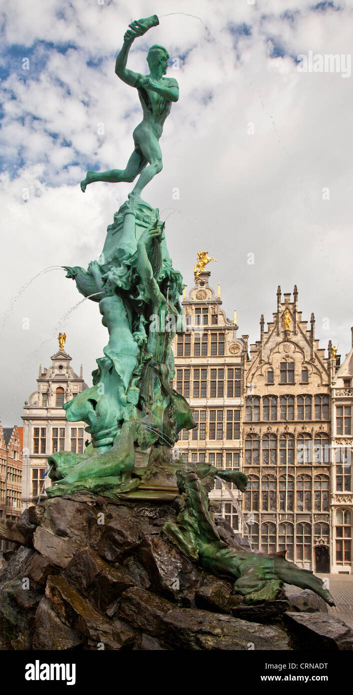 Brabo-Brunnen und mittelalterlichen Häusern in der Grote Martk, Hauptplatz in Antwerpen, Belgien Stockfoto