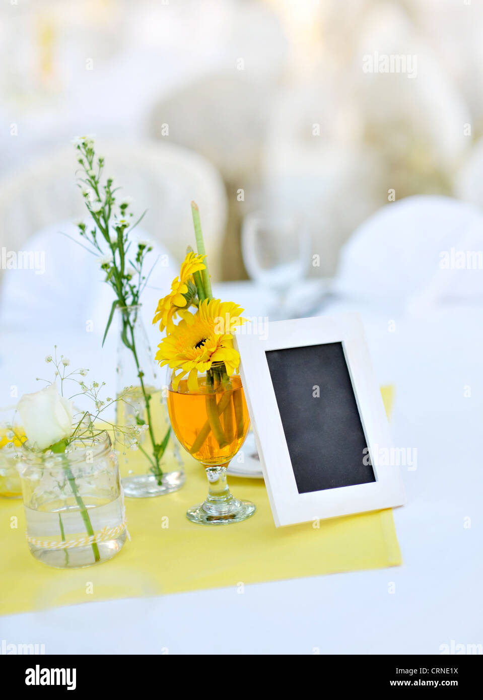 Hochzeit Empfangstisch mit Dekoration Stockfoto