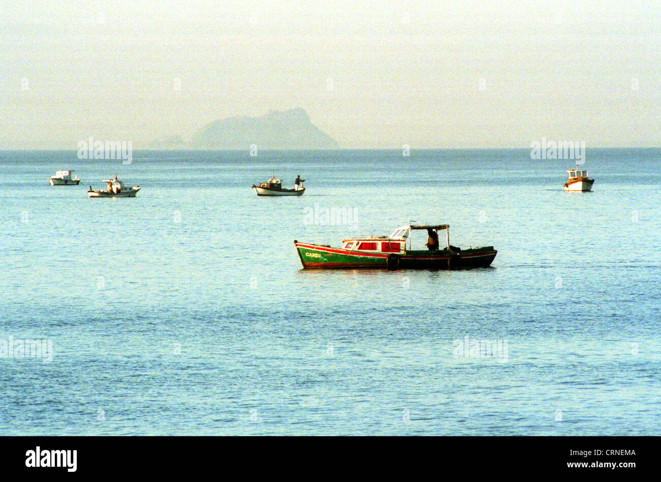 Angelboote/Fischerboote am Bosporus, Istanbul Stockfoto