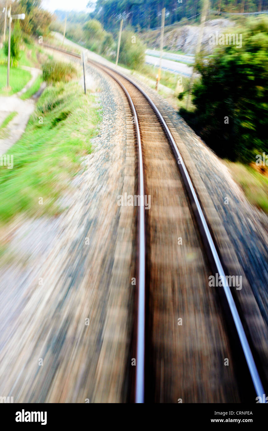 Anschlussbahn durch Landschaft, Nordspanien. Stockfoto