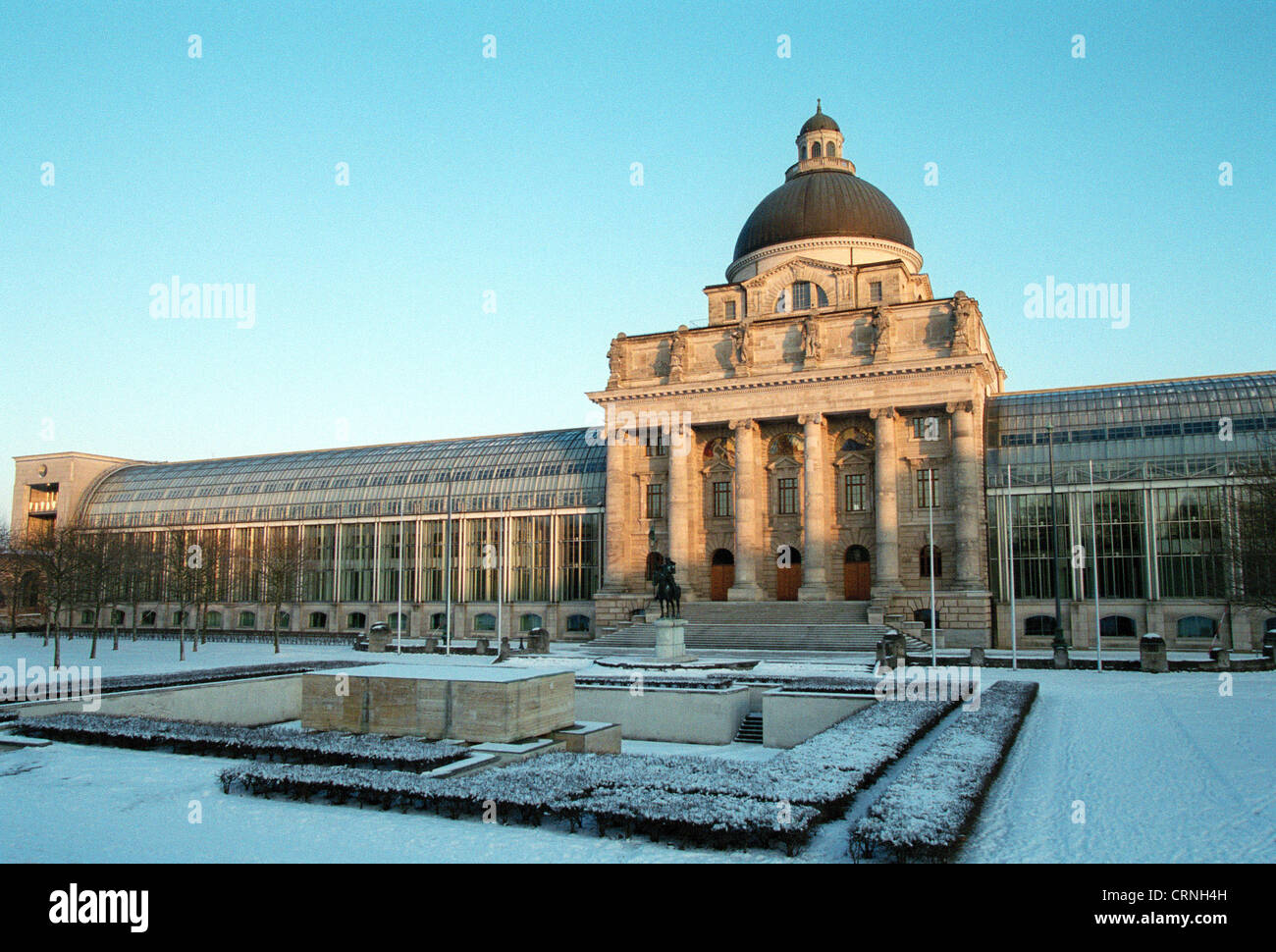 Staatskanzlei am Hofgarten in München im Winter Stockfoto