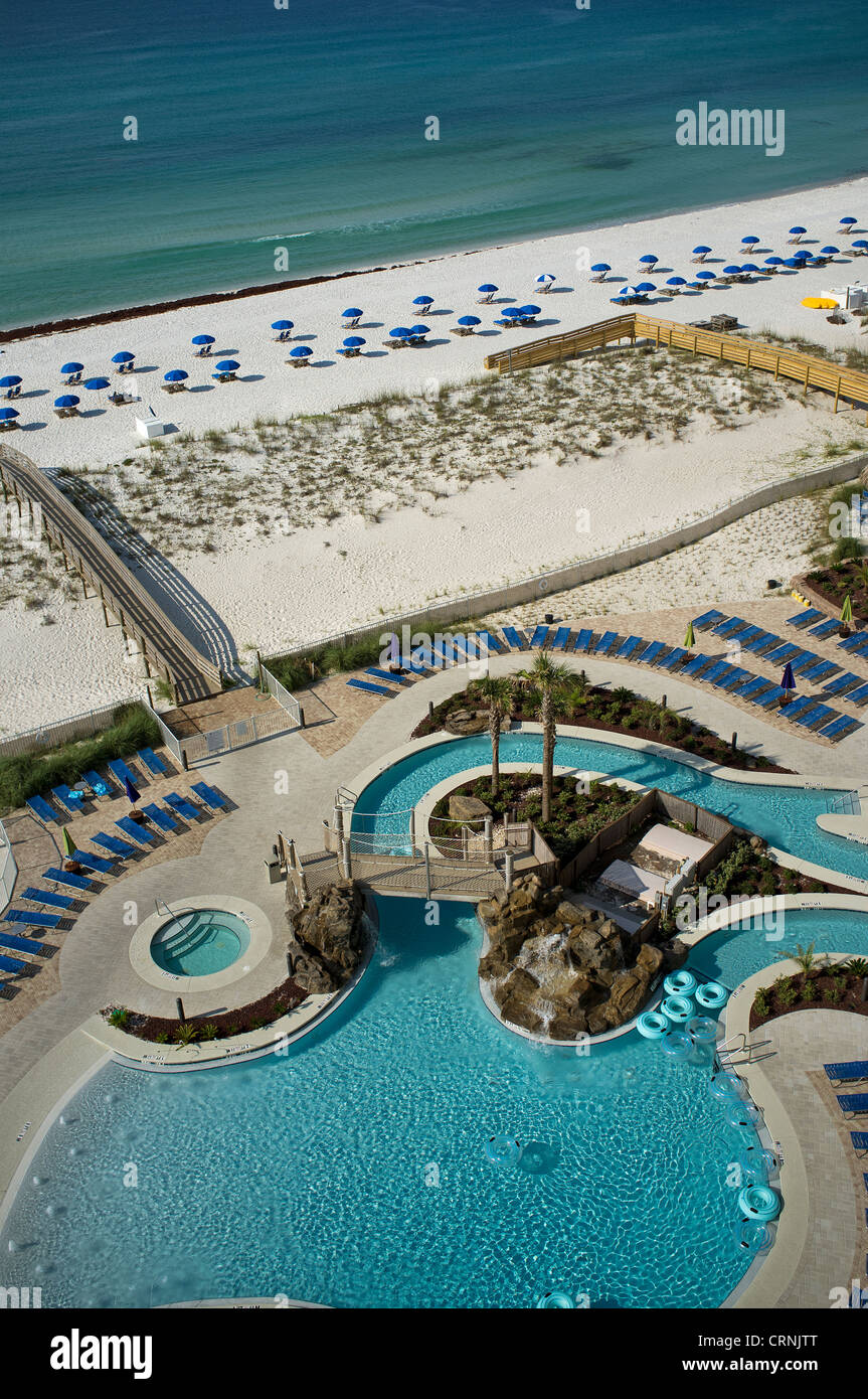 Hotel-Pool und Strand an der Golf Küste Pensacola Beach Florida USA Stockfoto