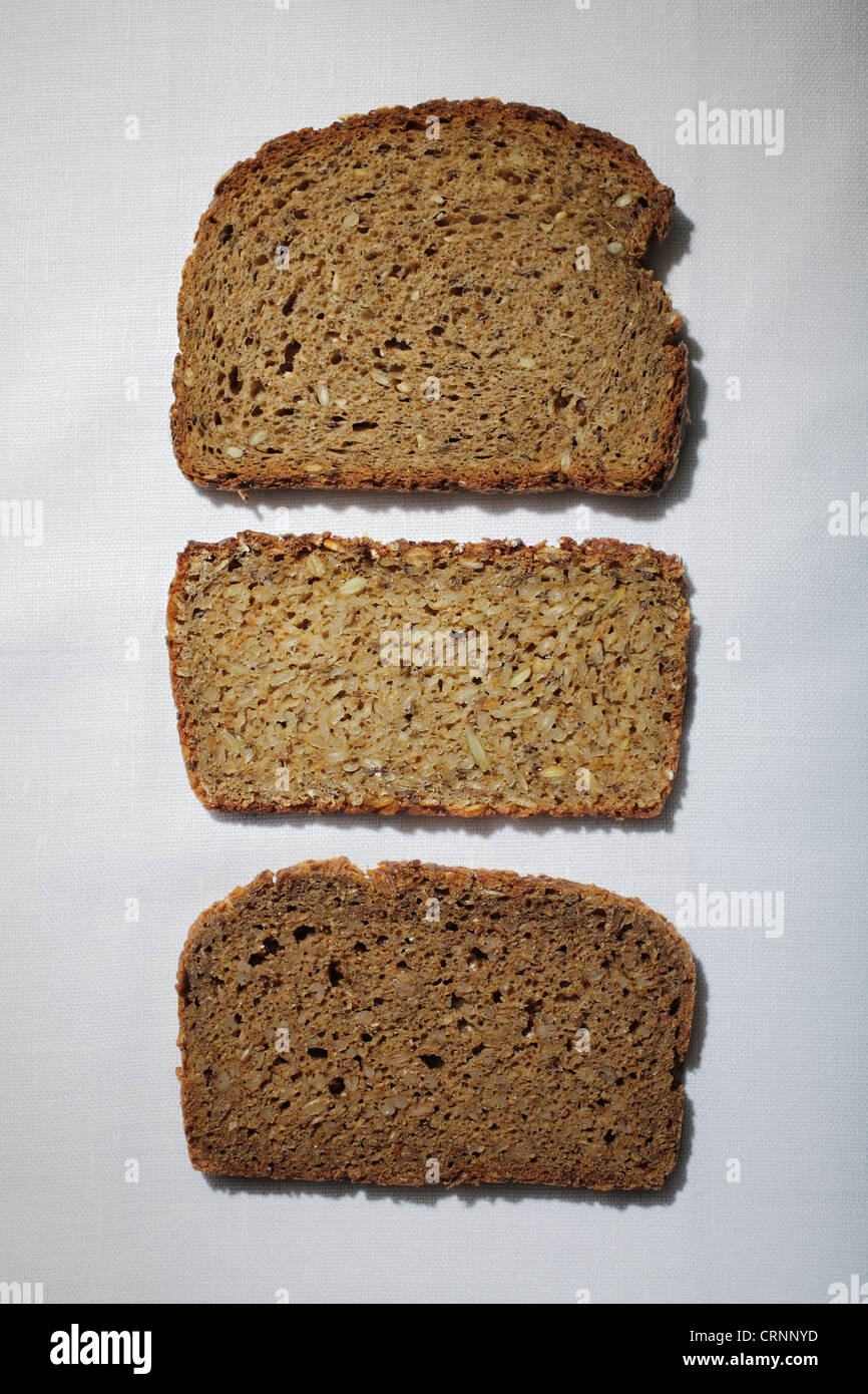 Scheiben von verschiedenen Vollkorn Brot Stockfoto