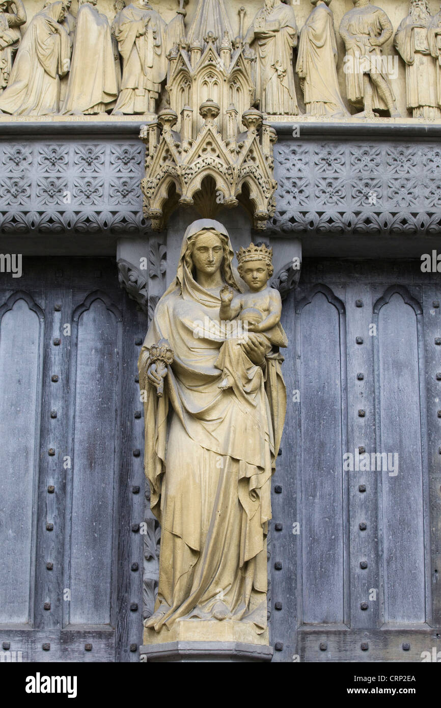 Westminster Abbey-Skulpturen. London. England Stockfoto