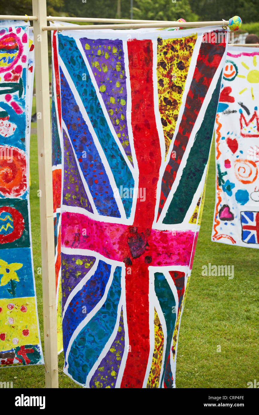 malte Materialien hängen im Juni anlässlich der Königin Diamond Jubilee in Sherborne Stockfoto