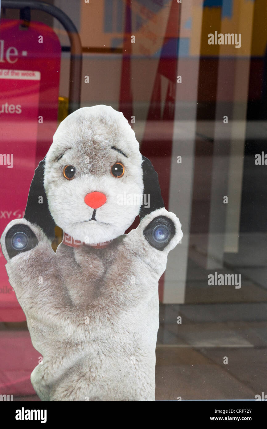 Sooty und fegen in einem Schaufenster in London England Stockfoto