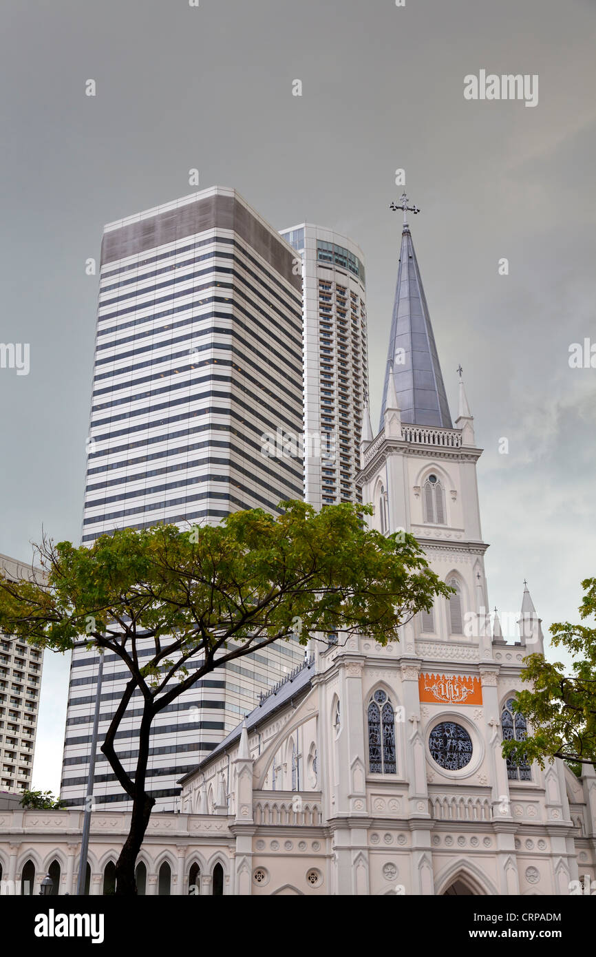 South East Asia, Singapur, Kathedrale der gute Hirte und moderne Hotelarchitektur Stockfoto