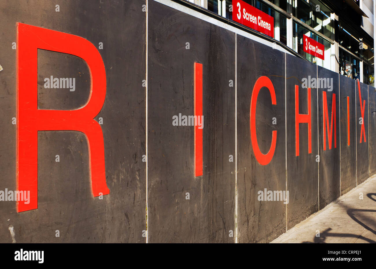 Rich Mix, Nächstenliebe und Sozialunternehmen in East London bietet live-Musik, Film, Tanz, Theater, Comedy, gesprochenes Wort und ein ra Stockfoto