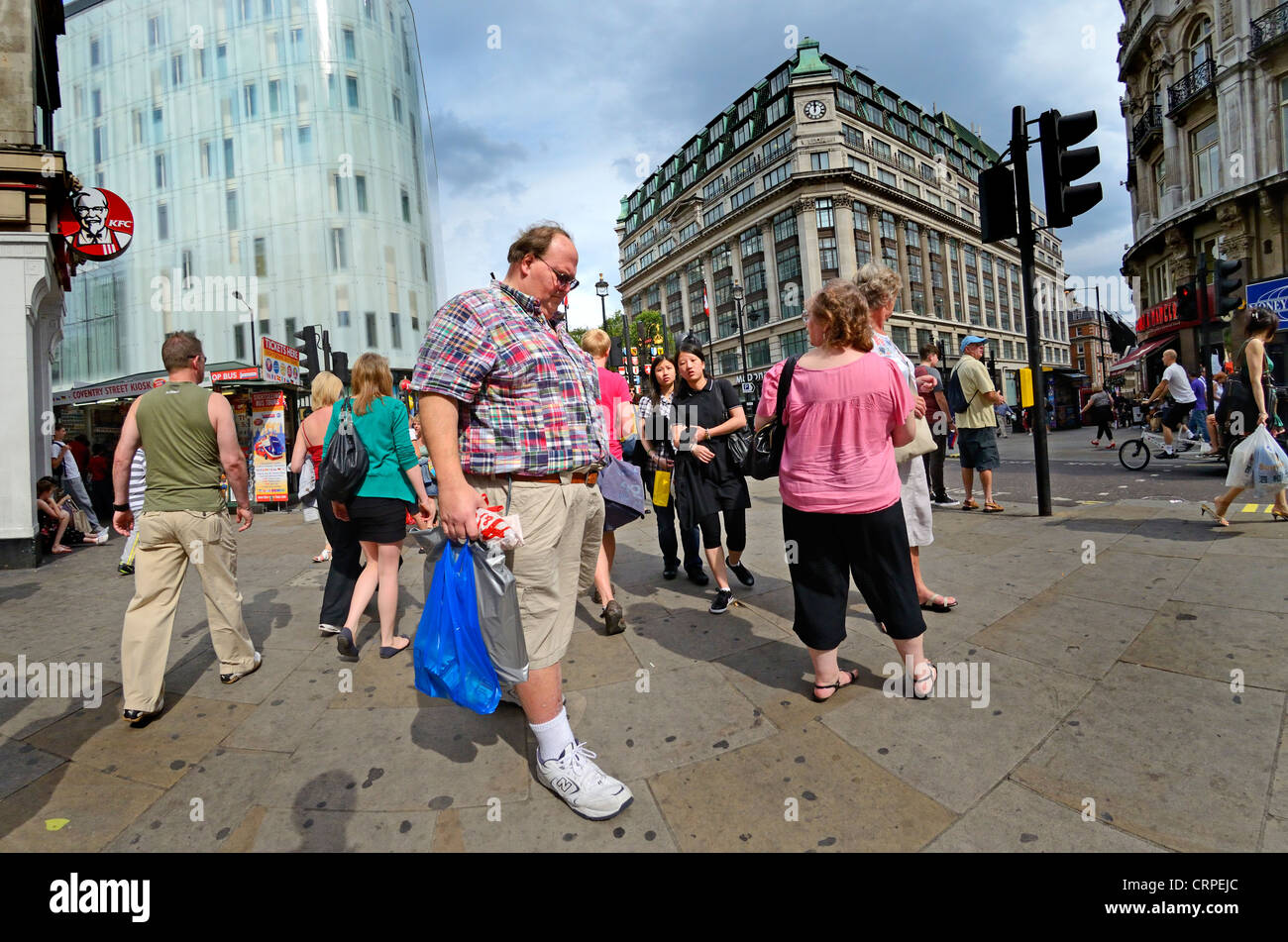 London, England, Vereinigtes Königreich. Touristen im Zentrum von London Stockfoto