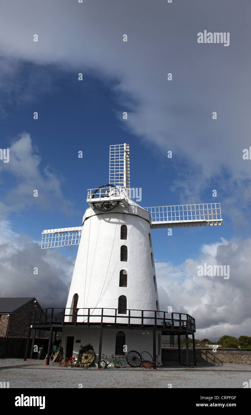 Blennerville Windmill, eine funktionierende Windmühle erbaut 1800 von Sir Rowland Blennerhassett, jetzt eine touristische Attraktion und Besucher Cent Stockfoto