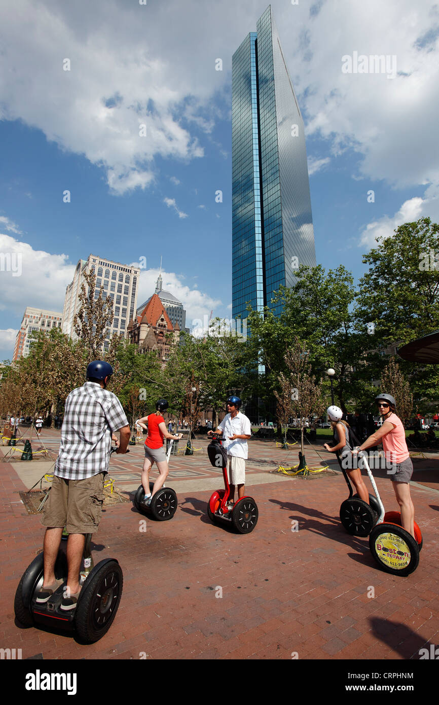 Reisegruppe auf Segways, Copley Square, Boston, Massachusetts Stockfoto