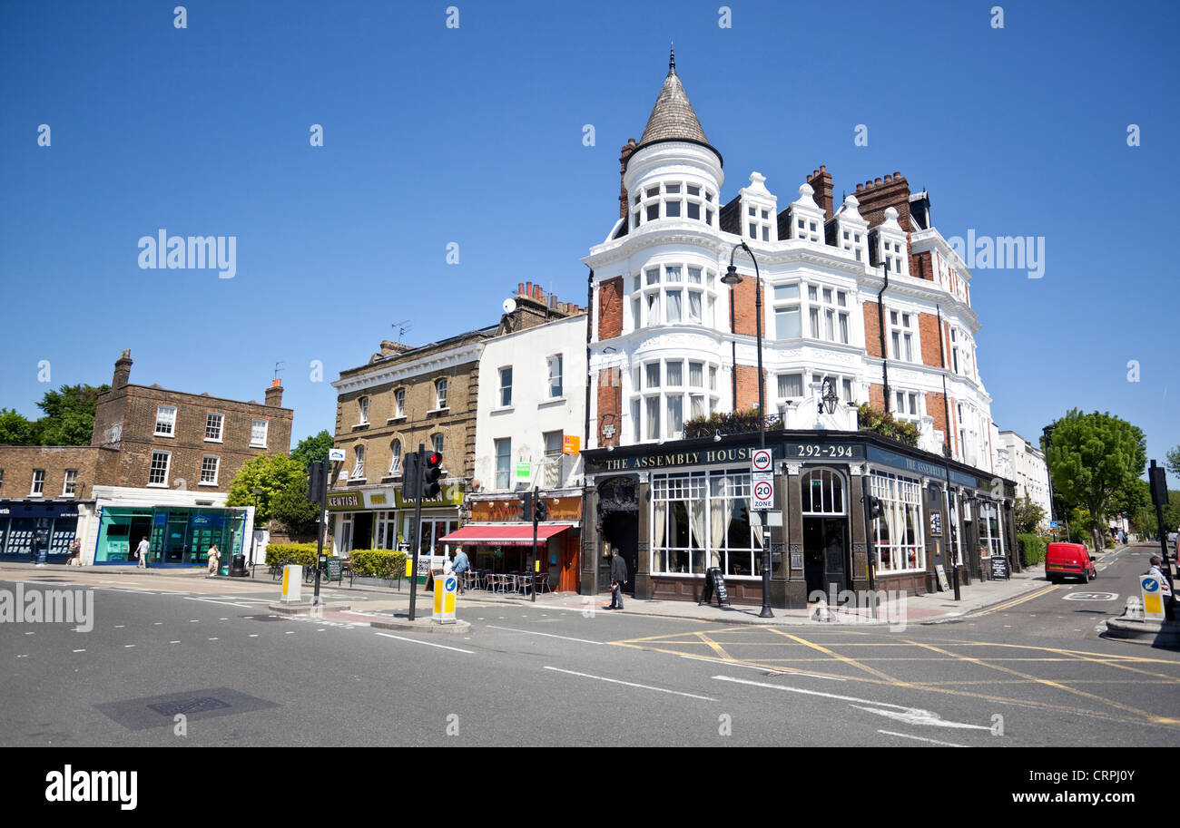 Kentish Town Street Scene, Camden, NW5, London, England, VEREINIGTES KÖNIGREICH. Stockfoto