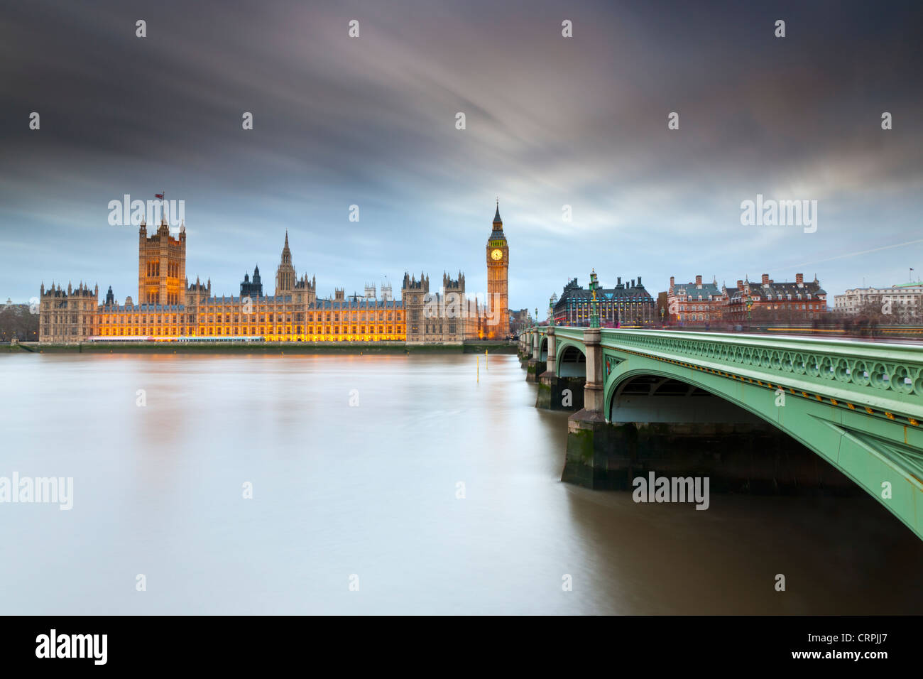 Westminster Bridge über die Themse in Richtung Big Ben und den Houses of Parliament. Stockfoto