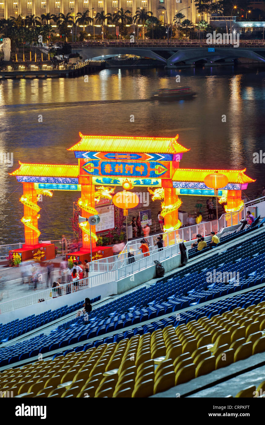 River Hongbao Dekorationen für Chinese New Year Feiern am Marina Bay, Singapur Stockfoto
