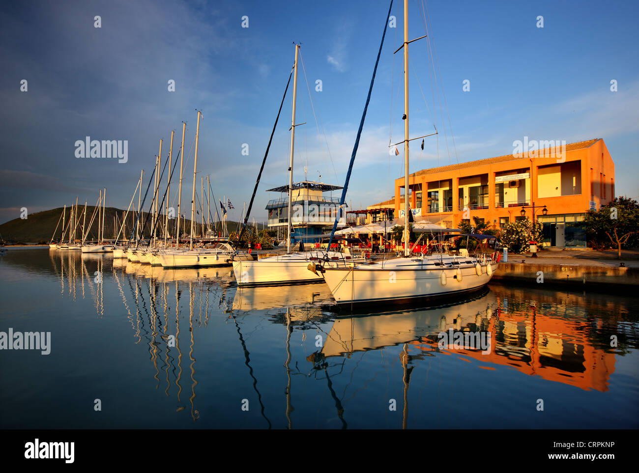 Die Marina in Lefkada (oder "Lefkas") Stadt, Insel Lefkada, Griechenland, Ionisches Meer, Nordteil ("sieben Inseln") Stockfoto