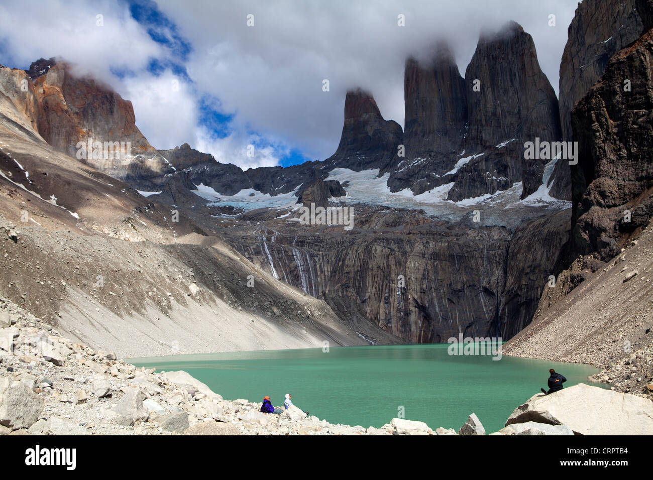 Das Trio der Gipfel bekannt als Las Torres, die Türme, die den Torres del Paine seinen Namen geben Stockfoto
