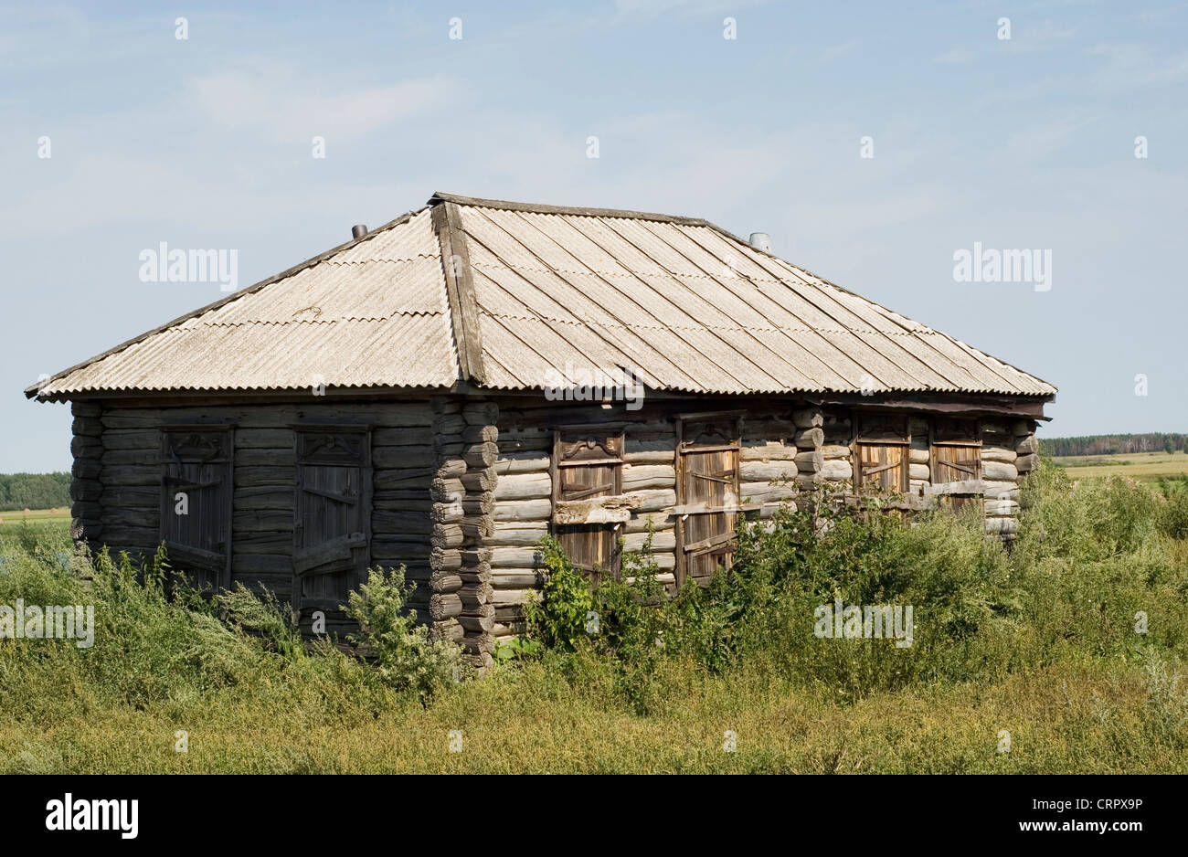 altes Haus über Himmelshintergrund Stockfoto