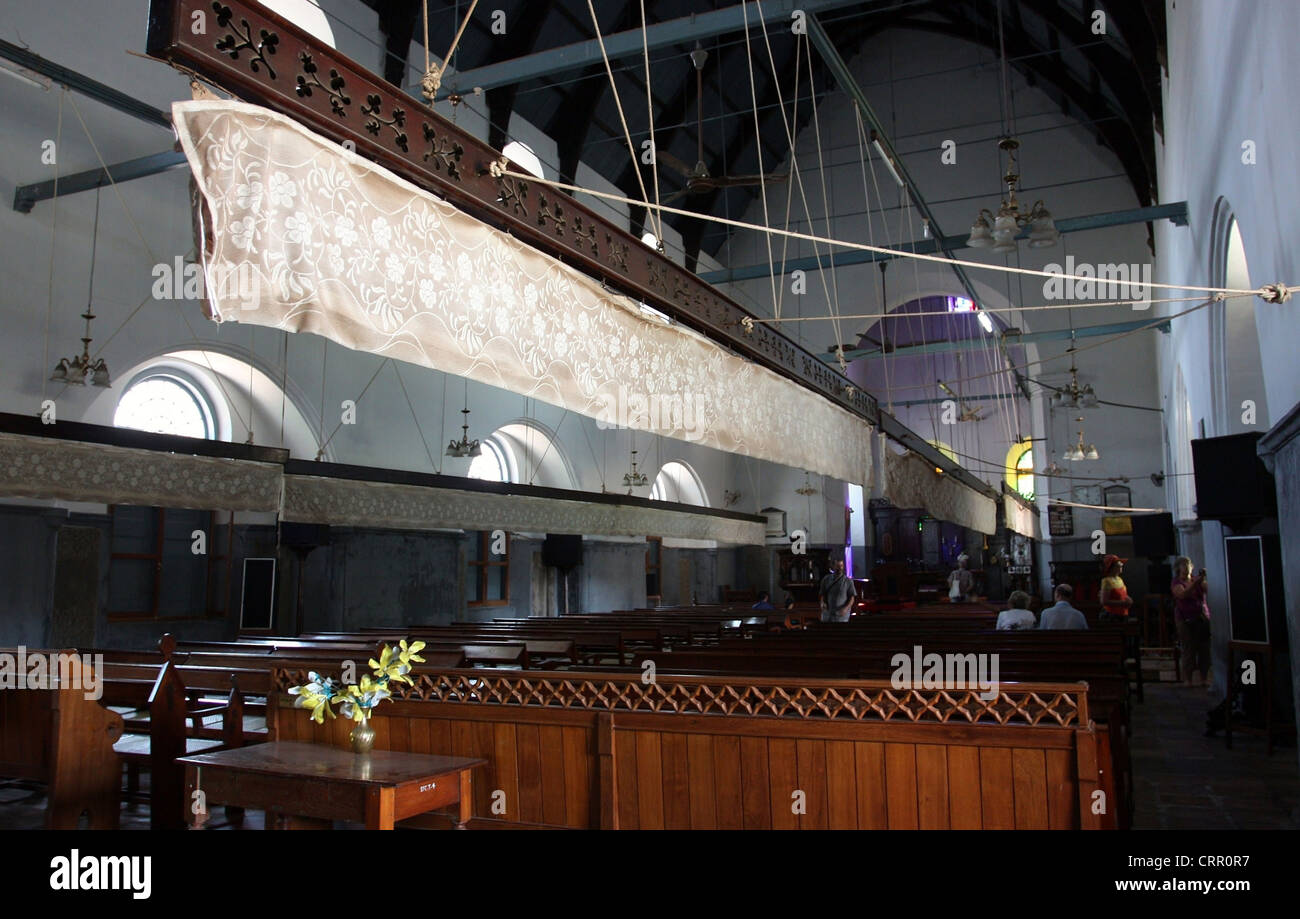 Koloniale Hand zog Deckenventilatoren in der Kirche des Heiligen Franziskus in Cochin Stockfoto