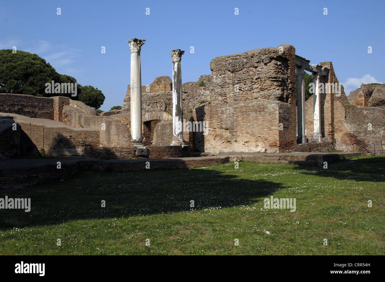 Ostia Antica. Triclini House, Sitz der Zunft der Bauherren. 2