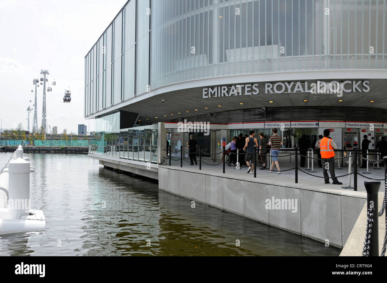 Kasse für Emirates Air Line gesponsert Seilbahn überquert die Themse zwischen Greenwich Peninsula und Royal Docks Stockfoto