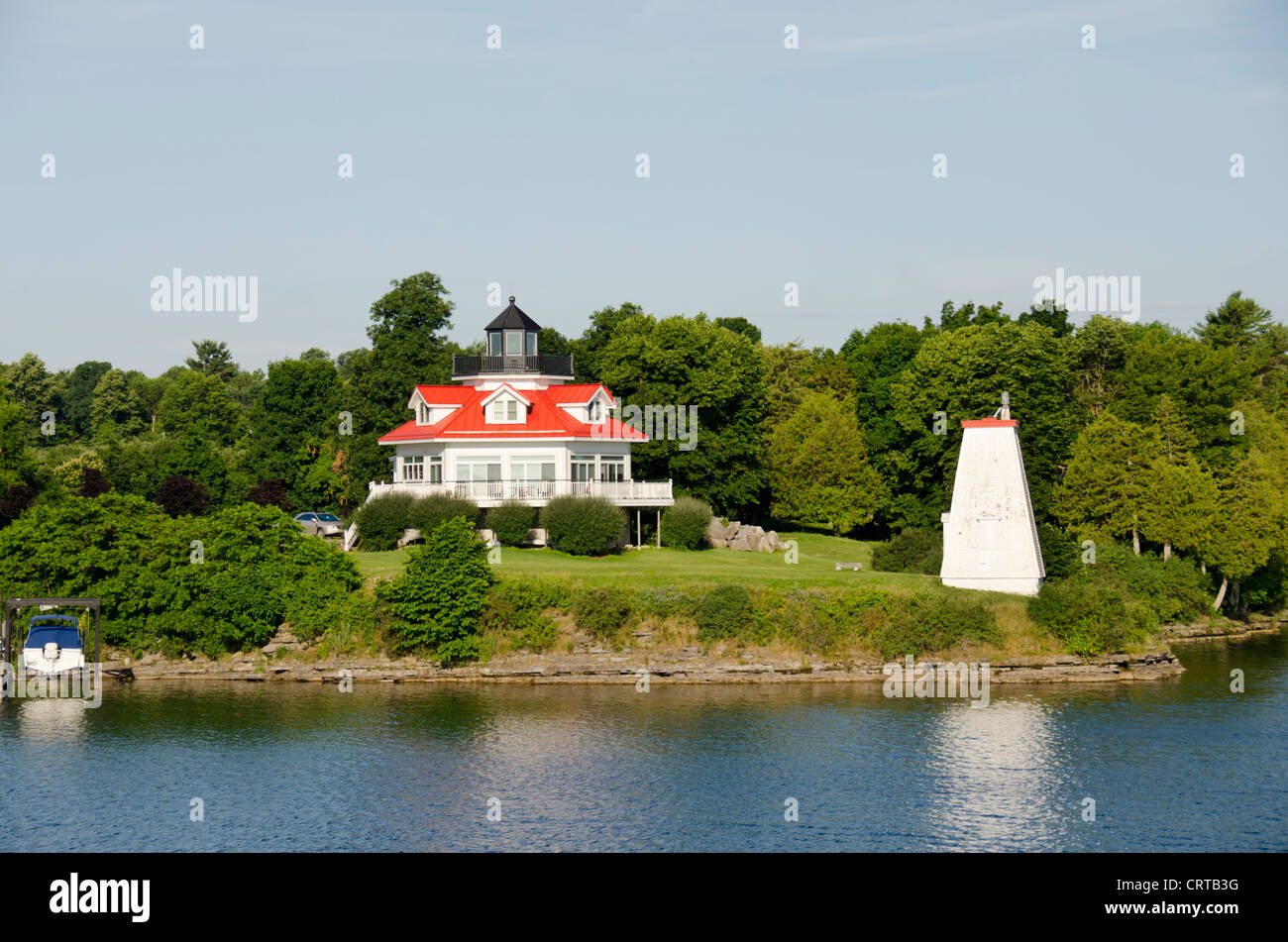 New York, St. Lawrence Seaway, tausend Inseln. Der 'American verengt" malerische Wasserstraße entlang der us-amerikanischen und kanadischen Grenze. Stockfoto