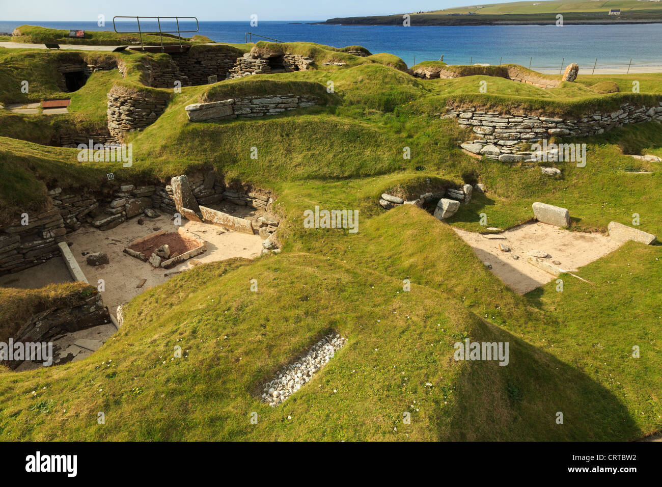 Ausgrabungen der alten prähistorischen Häuser in neolithischen Dorf am Skara Brae von Bucht von Skaill Orkneyinseln Schottland UK Stockfoto