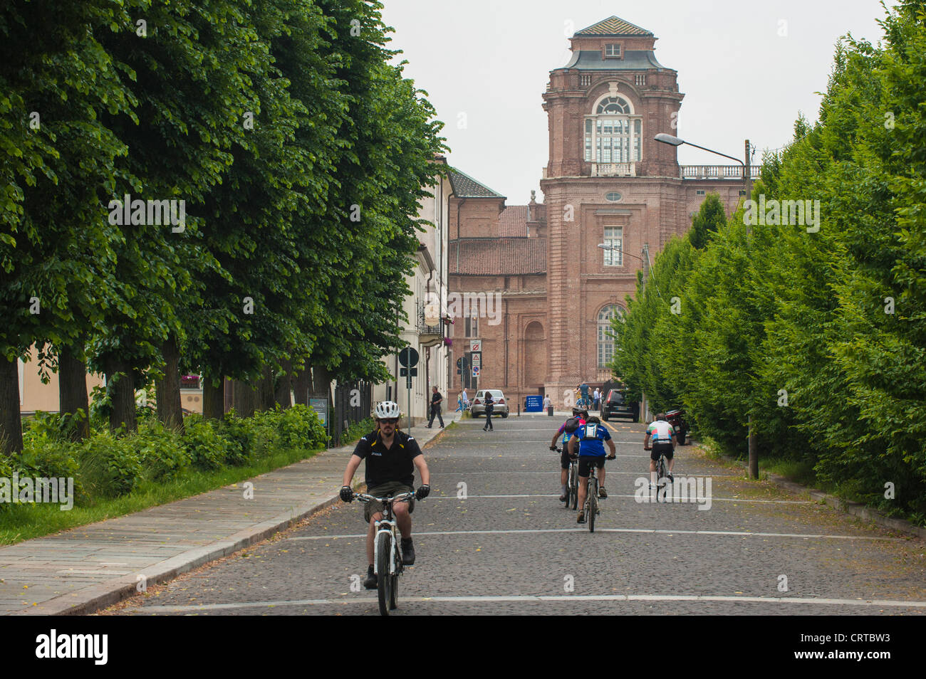 Europa Italien Piemont Provinz von Turin Venaria Königspalast mit Radfahrer Stockfoto