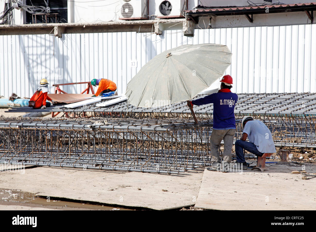 Arbeitnehmer im Baugewerbe in Bangkok, Thailand. Stockfoto