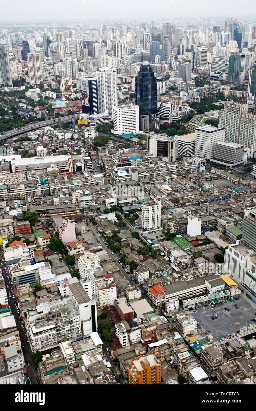 Ansicht der Gebäude die Skyline von Bangkok aus dem Baiyok Himmel Hotelgebäude, das höchste Gebäude in Bangkok, Thailand. Stockfoto