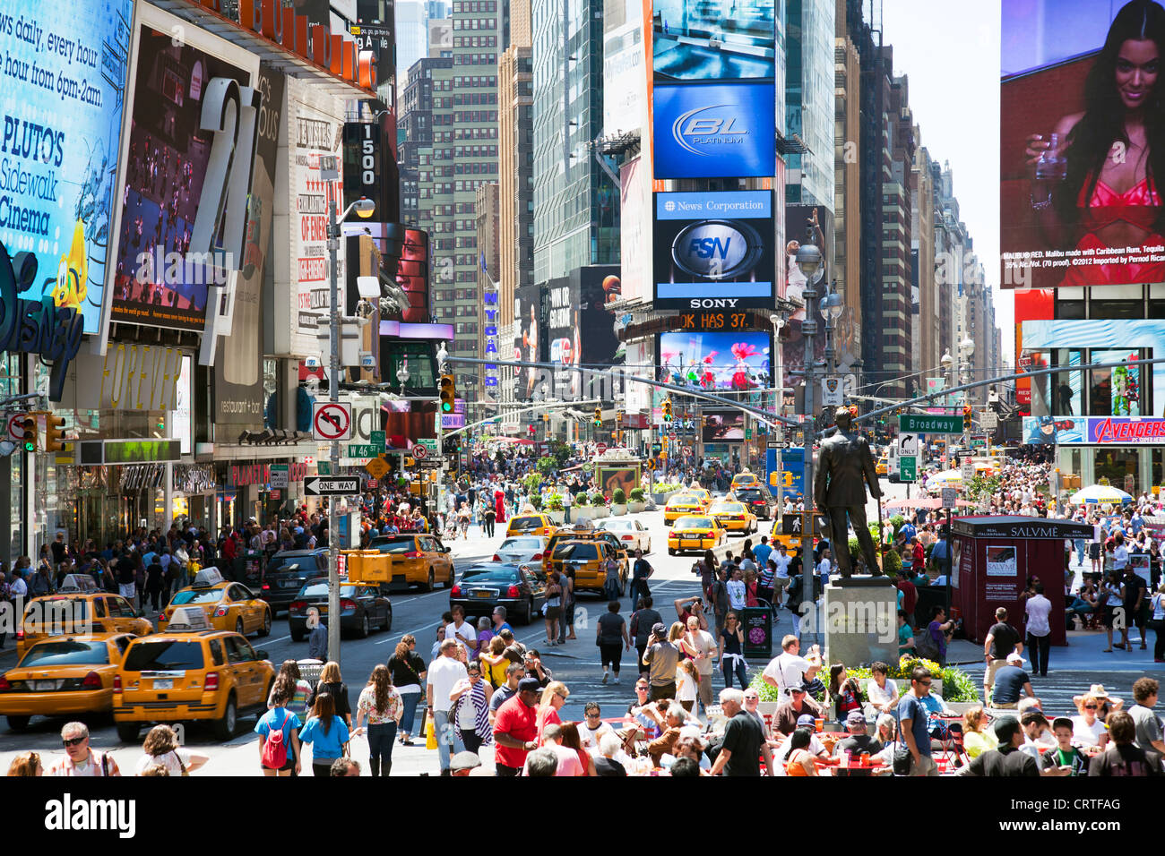 Busy Times Square in Manhattan, New York City, tourists, bright lights and advertising hoardings fill the scene, Times Square New York, Times Square Stockfoto
