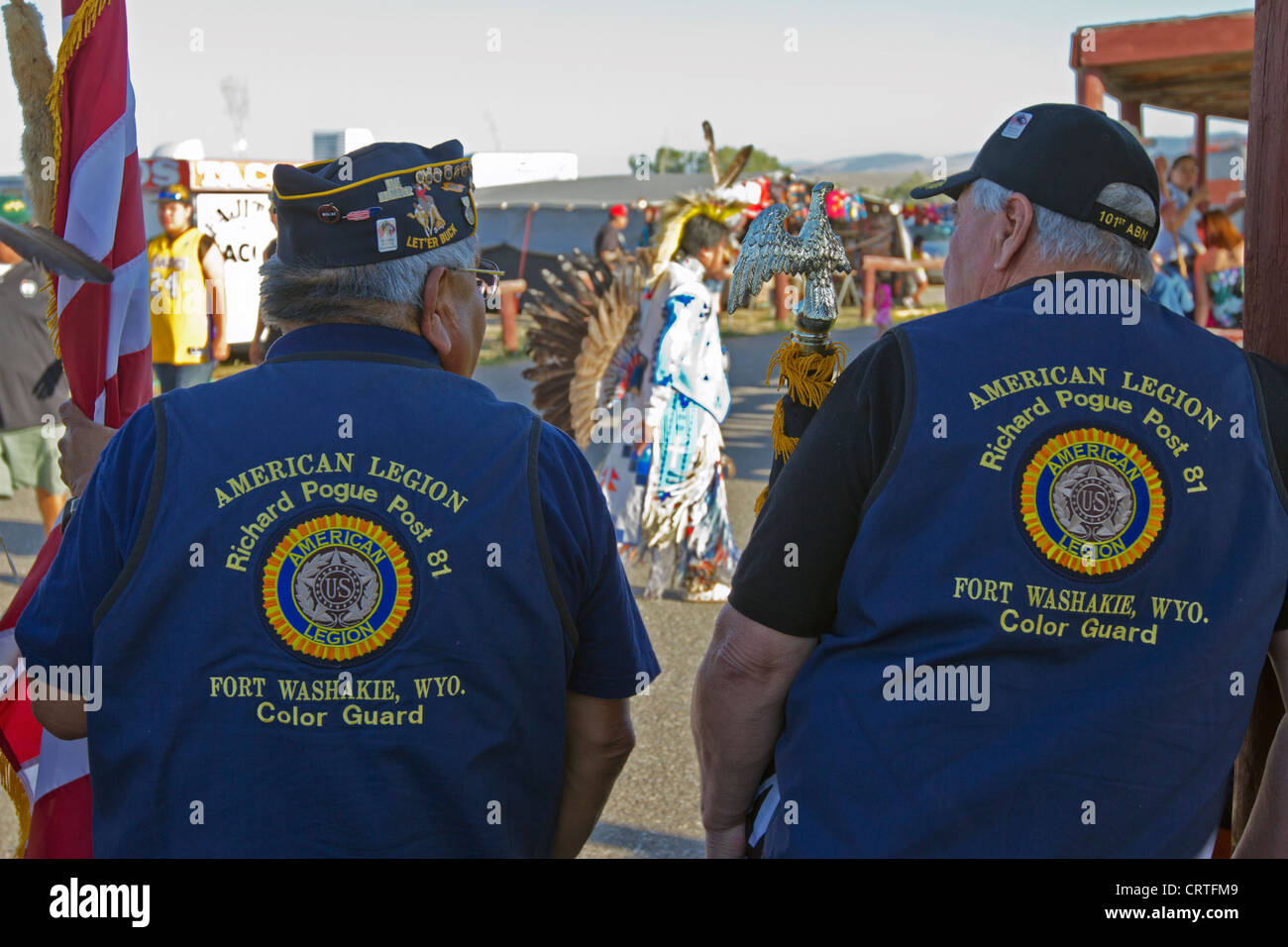 Fort Washakie, Wyoming - Mitglieder der Ortsgruppe der American Legion wartet auf den Beginn einer Parade. Stockfoto