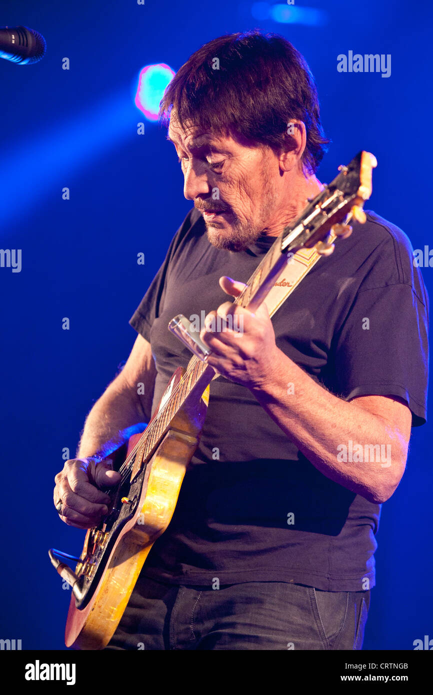 Chris Rea führt bei der Sportarena, Ungarn 02.15.2012. Stockfoto