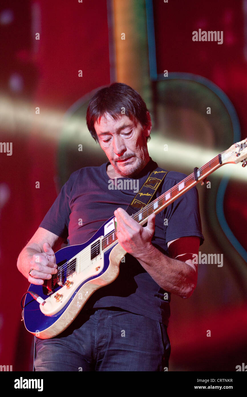 Chris Rea führt bei der Sportarena, Ungarn 02.15.2012. Stockfoto
