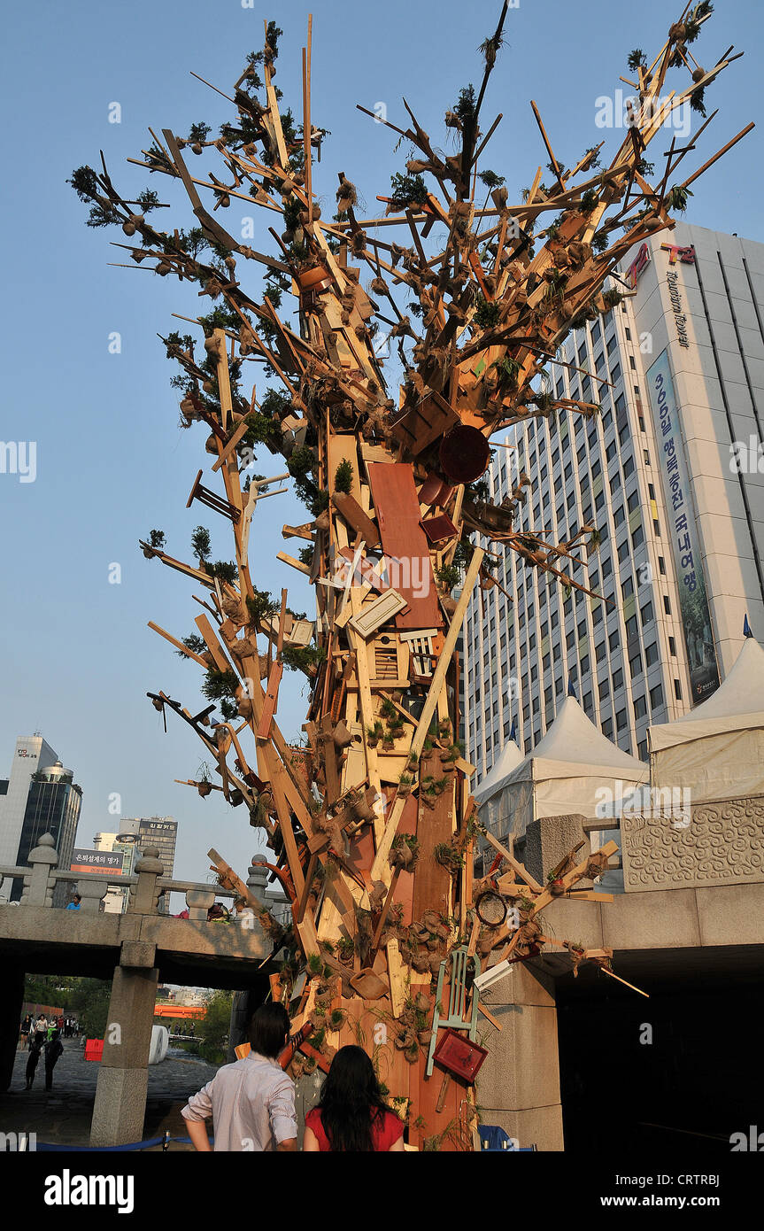 Holzskulptur Cheonggyecheon Fluss Seoul Südkorea Asien Stockfoto