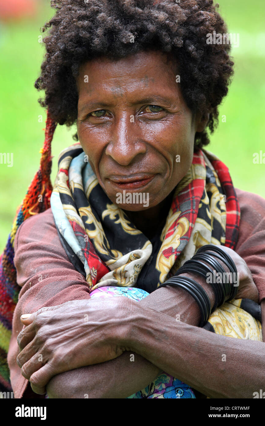 Porträt einer Frau aus dem Hochland von Papua-Neu-Guinea Stockfoto