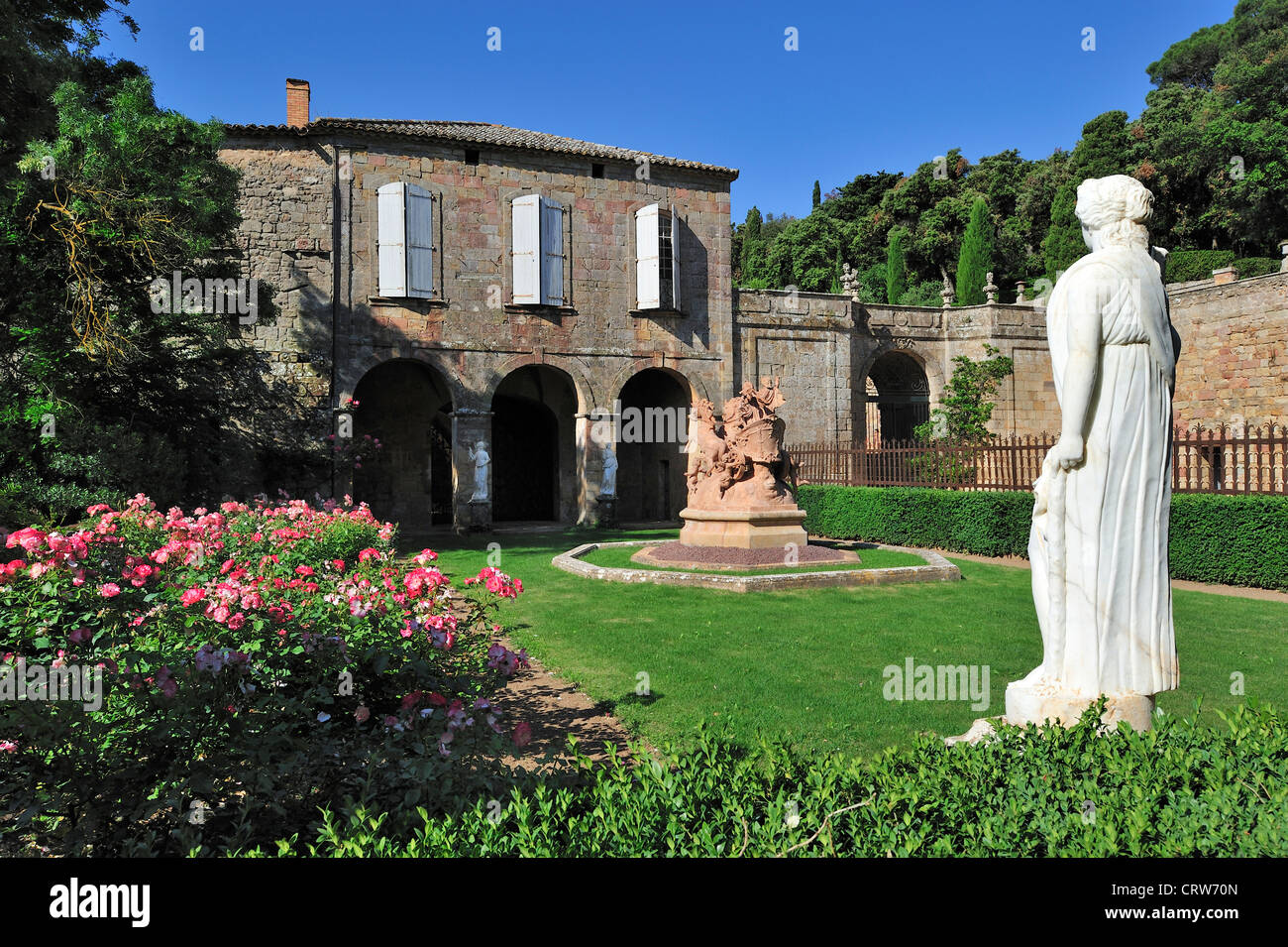 Fontfroide Abbey / Abbaye Sainte-Marie de Fontfroide, ehemaligen Zisterzienserklosters im Languedoc, Pyrenäen, Frankreich Stockfoto