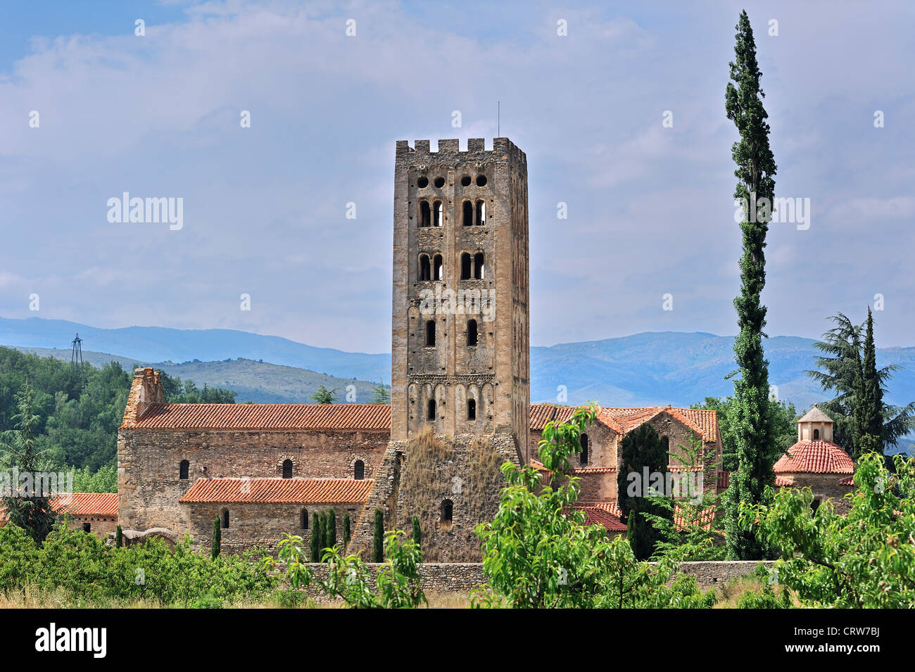 Die Abtei Saint-Michel-de-Cuxa / Sant Miquel de Cuixà, einer Benediktiner-Abtei in Codalet, Pyrénées-Orientales, Pyrenäen, Frankreich Stockfoto