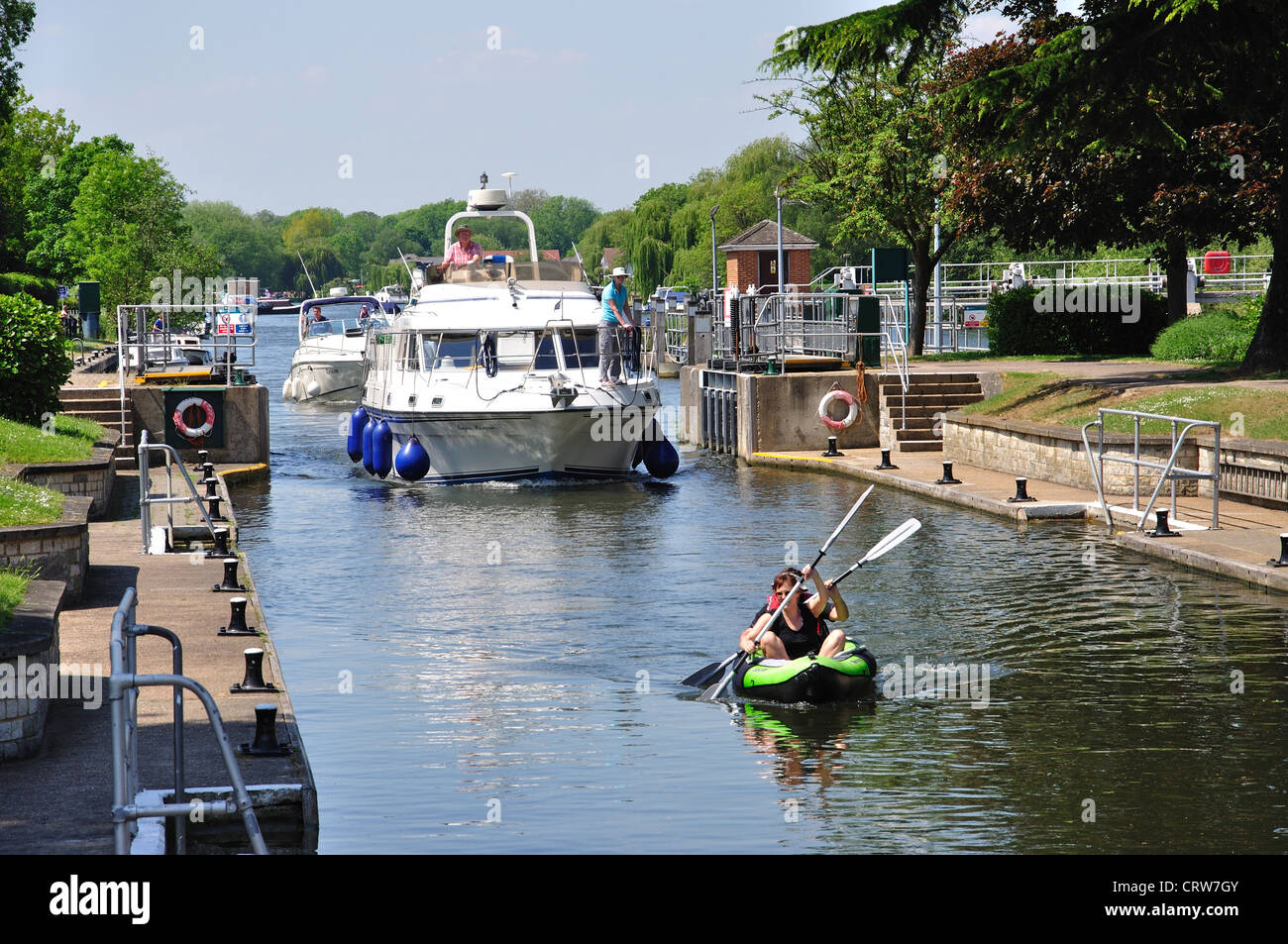 Bell Weir Lock, Runnymede, Surrey, England, Vereinigtes Königreich Stockfoto