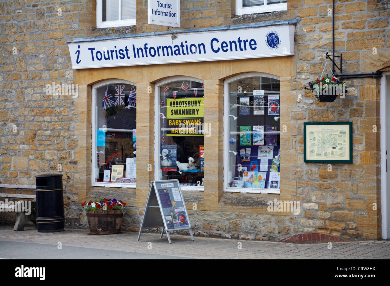 Tourist Information Centre in Sherborne, Dorset im Juni Stockfoto