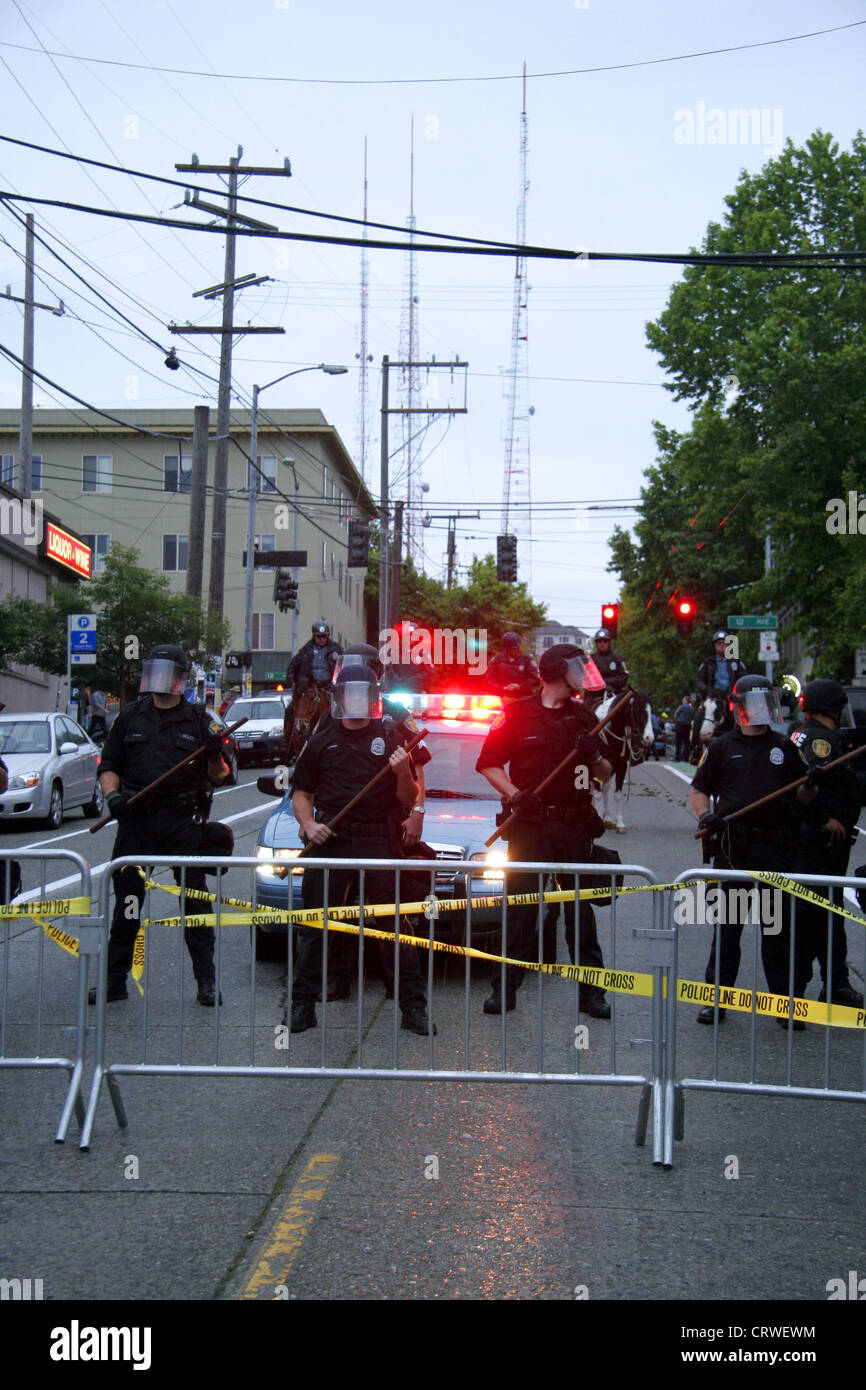 Seattle Riot Cops bei Demonstration. Stockfoto