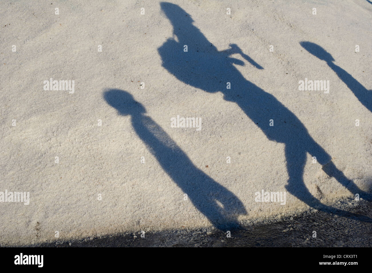 Schatten auf Salzberge, verwendet, um Einfrieren auf den Straßen während der Winterstürme im Speicher zu verhindern Stockfoto