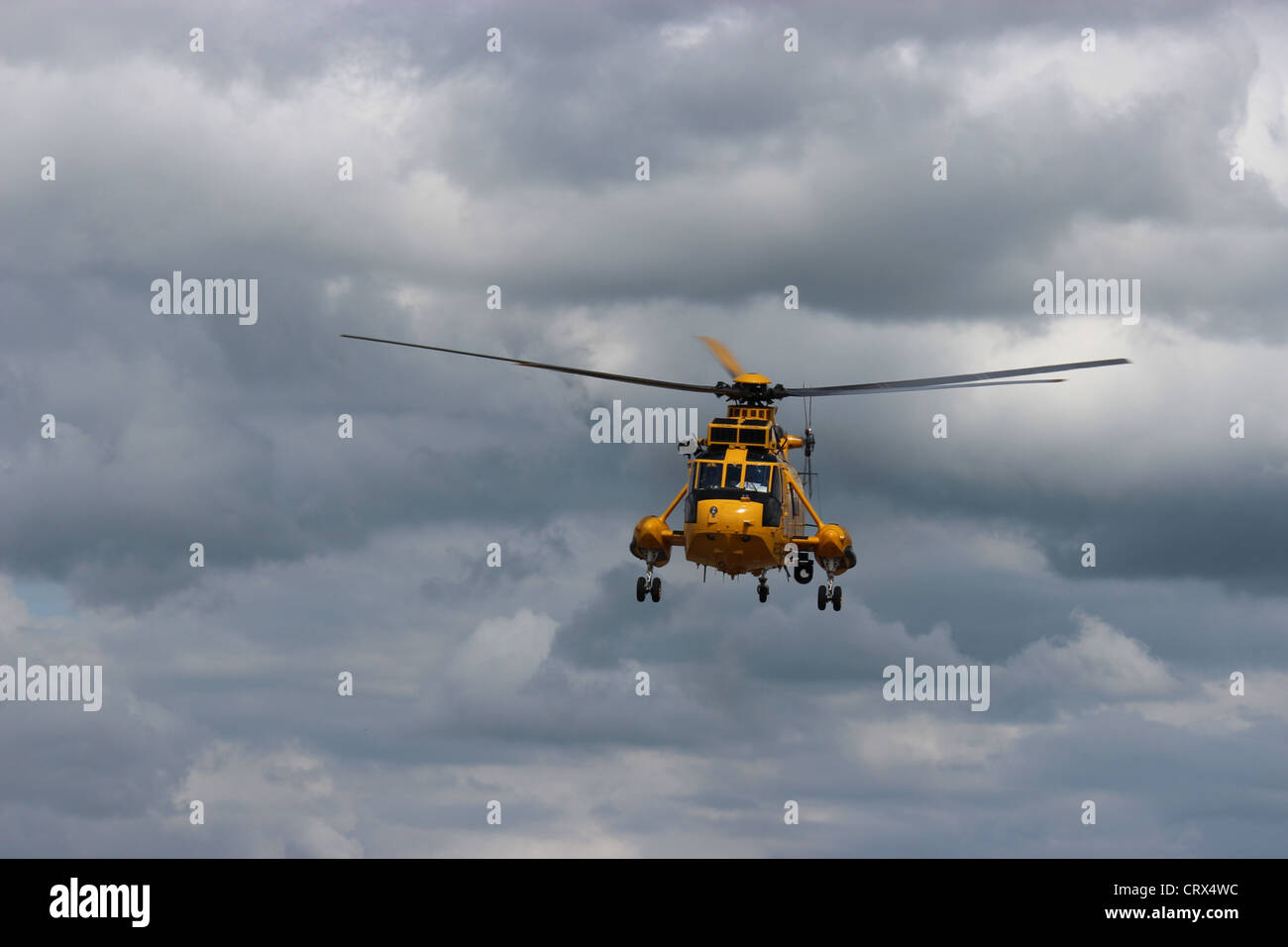 Such- und Rettungsaktionen Seaking niedrigen Fly-by- Stockfoto