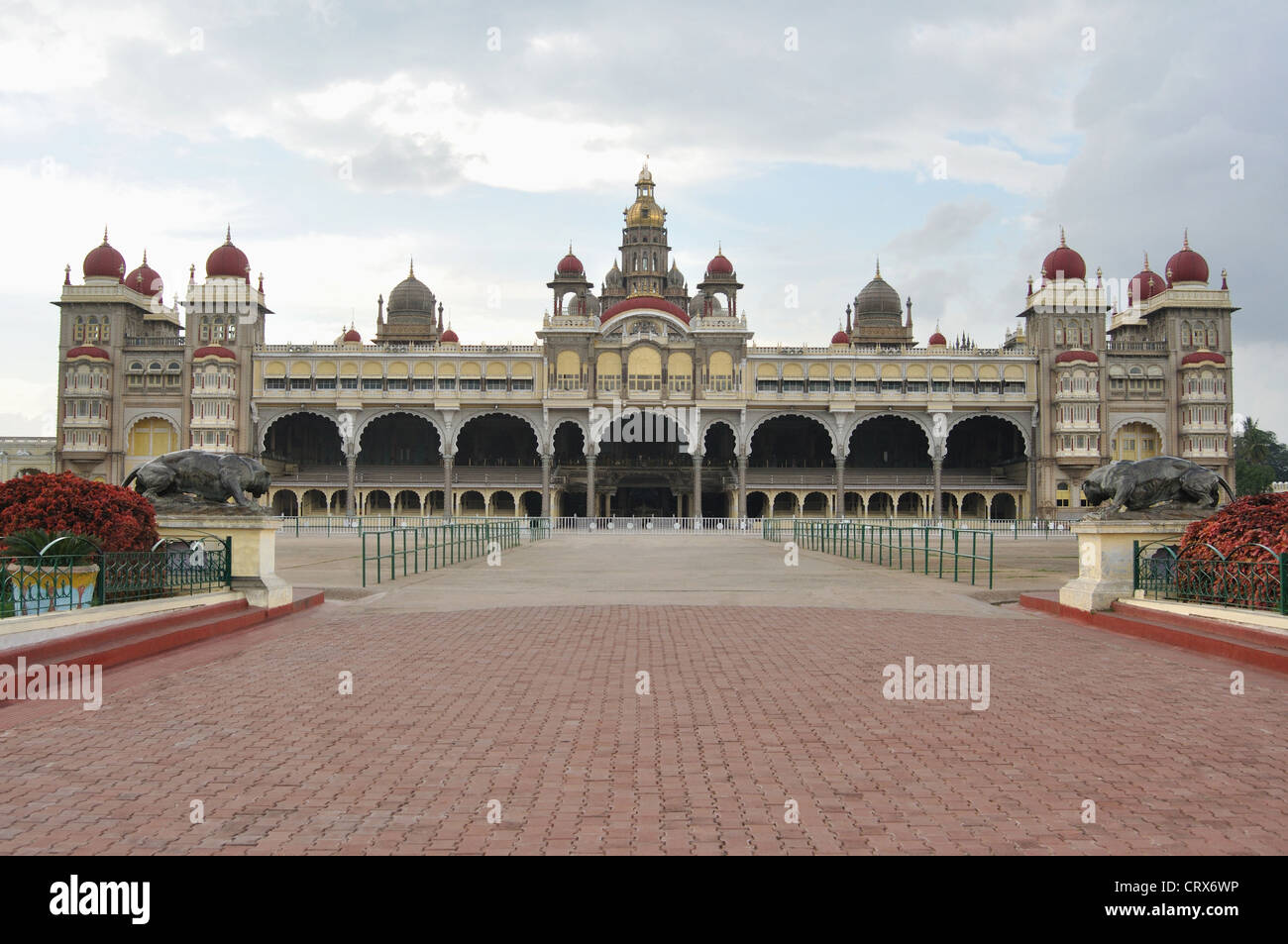 Der Palast von Mysore, Mysore, Karnataka Indien. Offizielle Residenz des die Wodeyars – Herrscher von Mysore Stockfoto