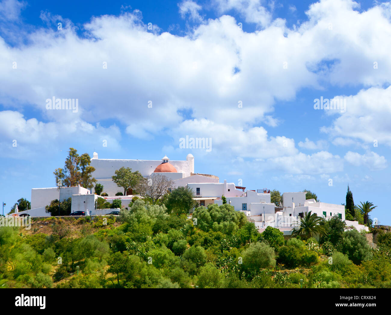 Ibiza Santa Eulalia des Riu mit Häuser typischen Stadt in Balearen Stockfoto