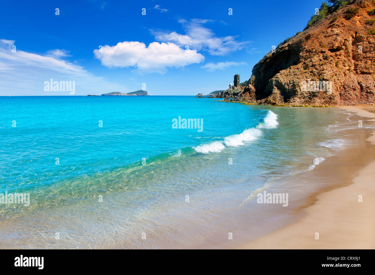 Aiguas Lehrschule Agua Blanca Ibiza Strand mit türkisblauem Wasser Stockfoto