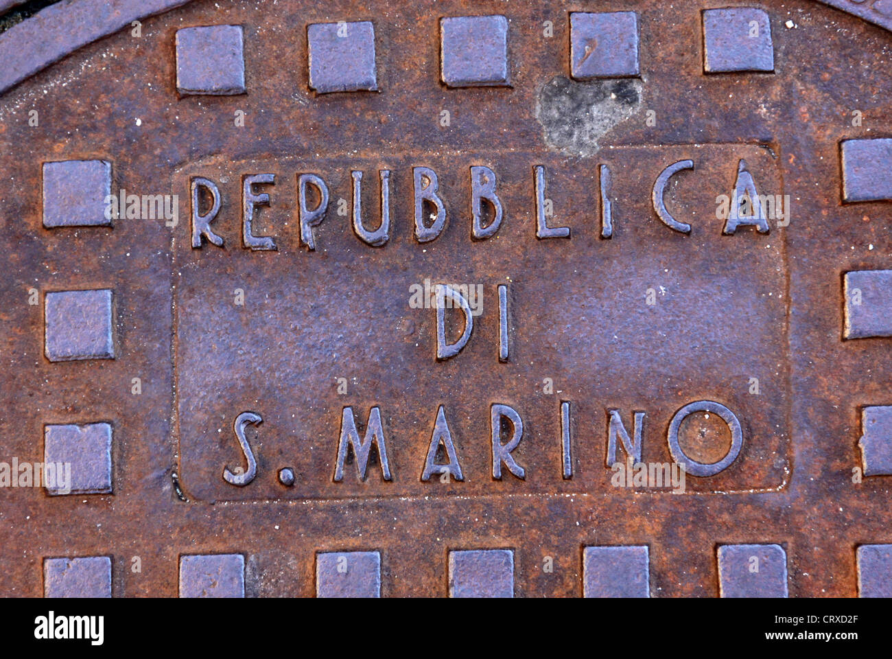 San Marino-Einsteigeloch-Abdeckung Stockfoto